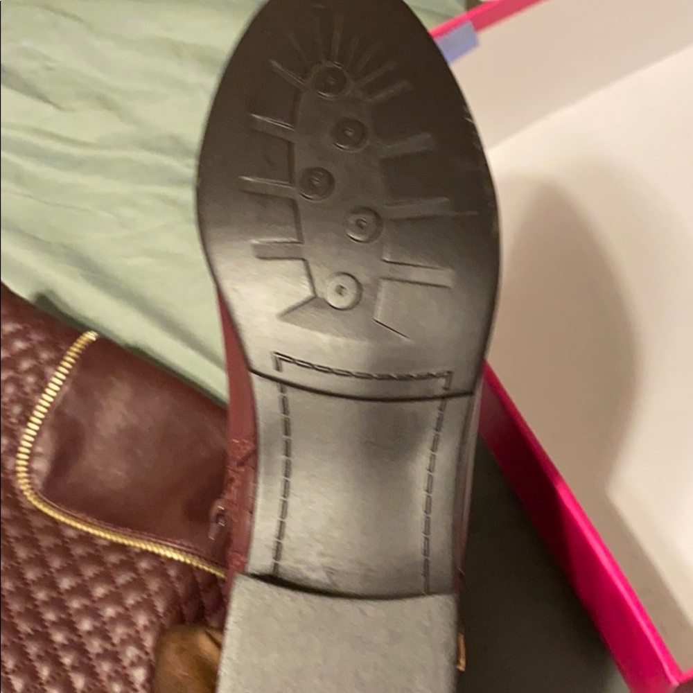 Boots - Picture 4 of 4
